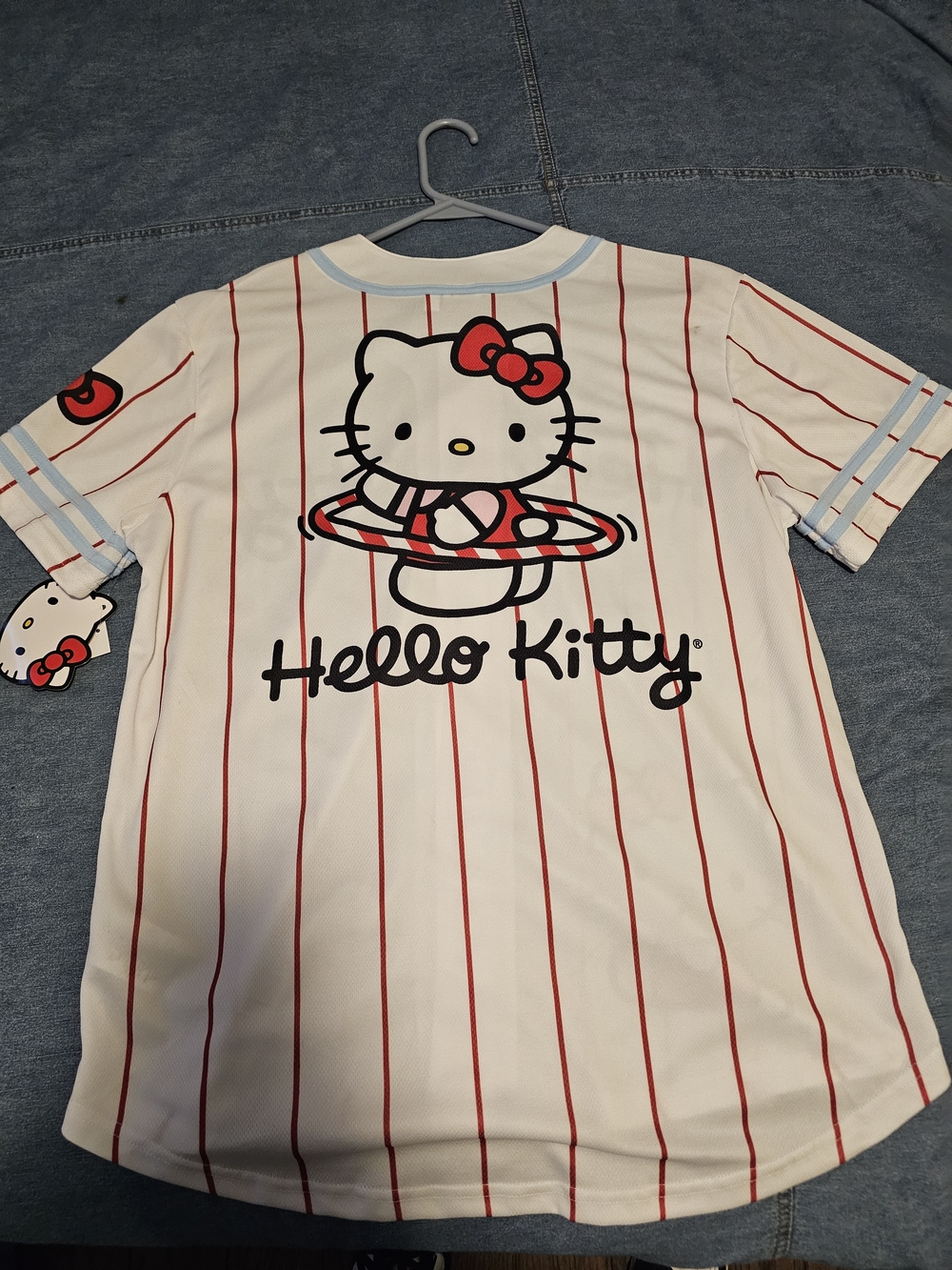 Hello Kitty Baseball Jersery - Picture 2 of 4